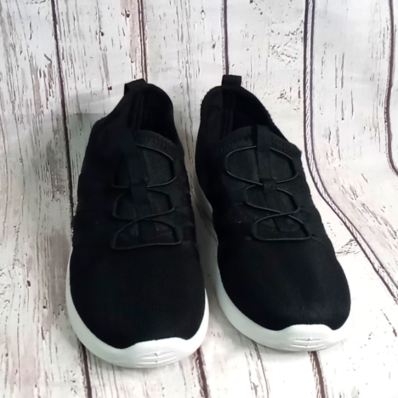 NEW sneakers size 6 black with elastic across front - Picture 6 of 8